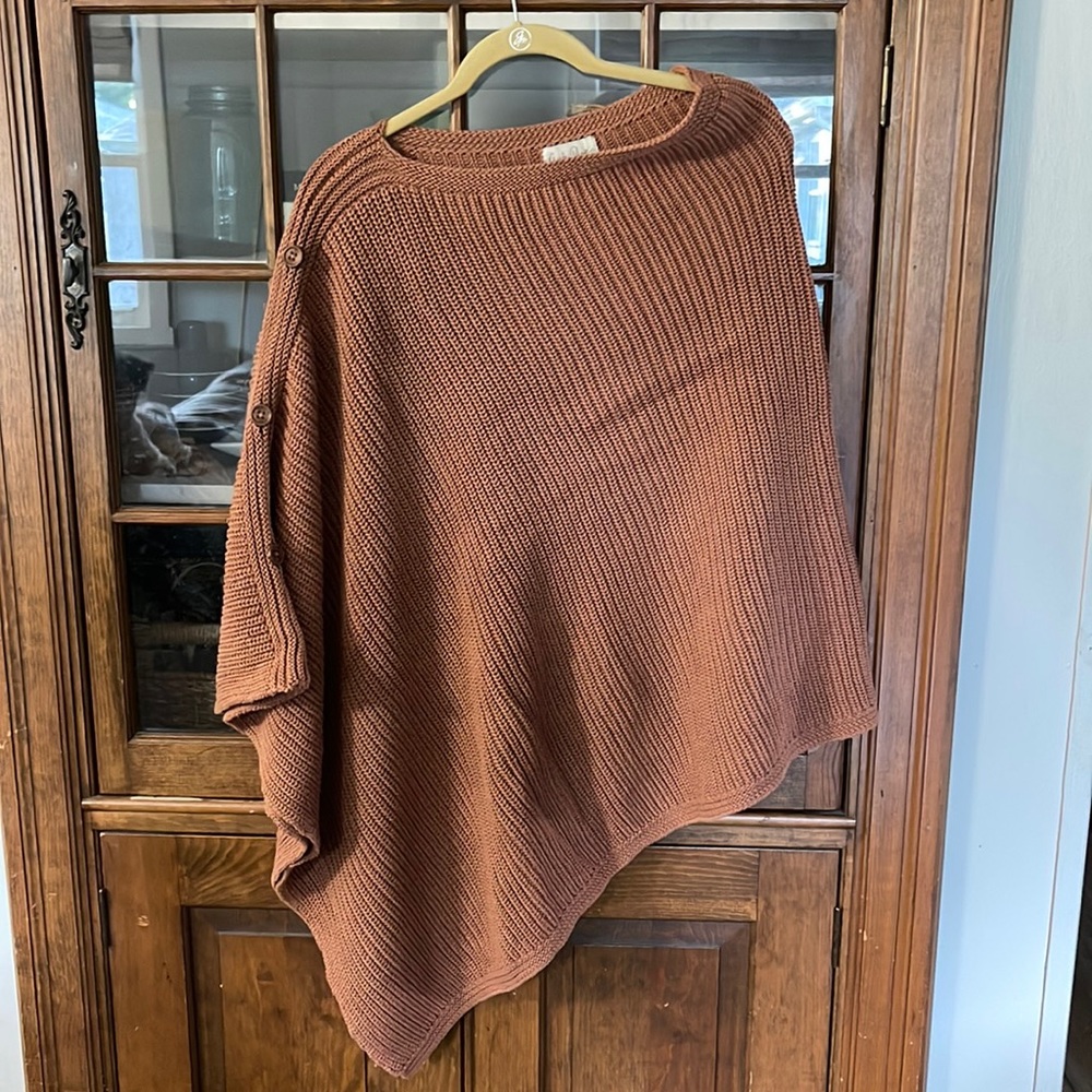 Charlie Paige sweater cape